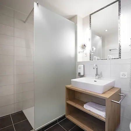 Отель Olympic - Montana Center